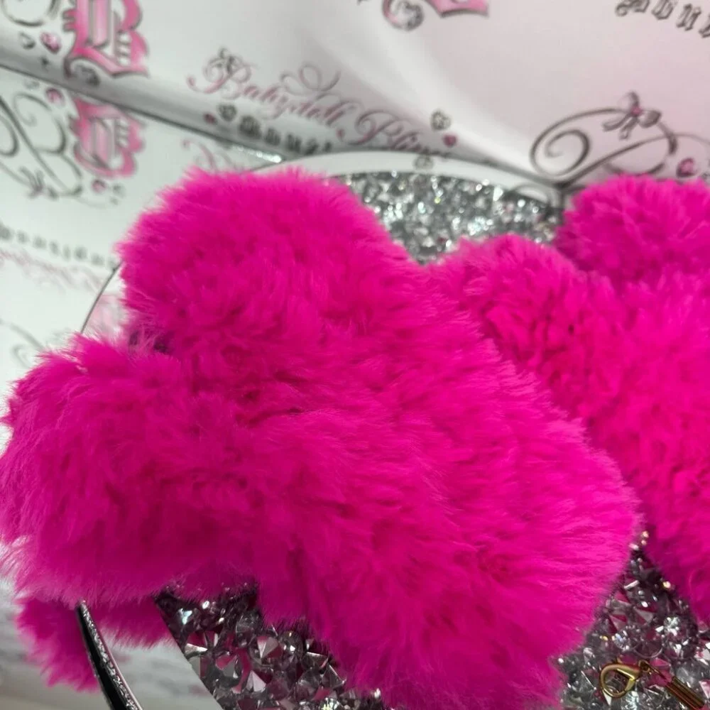 Tom & Eva Mittens gloves fur furry fuzzy bright pink with attachable tie string